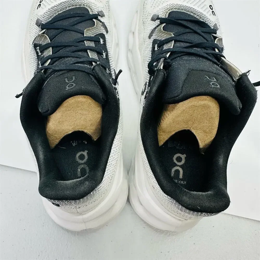 On Running Cloudtilt White/Black Sneakers | Women’s Size 6 US | EUC